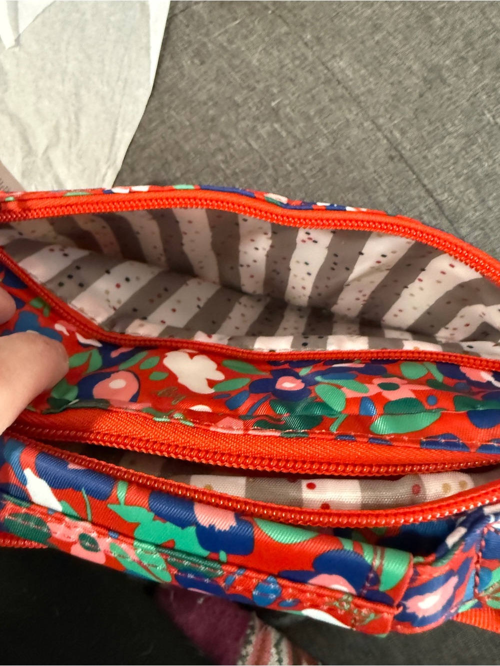 Lug Scoop 2 Crossbody Bag in Wild Flower Poppy Red - Picture 9 of 12